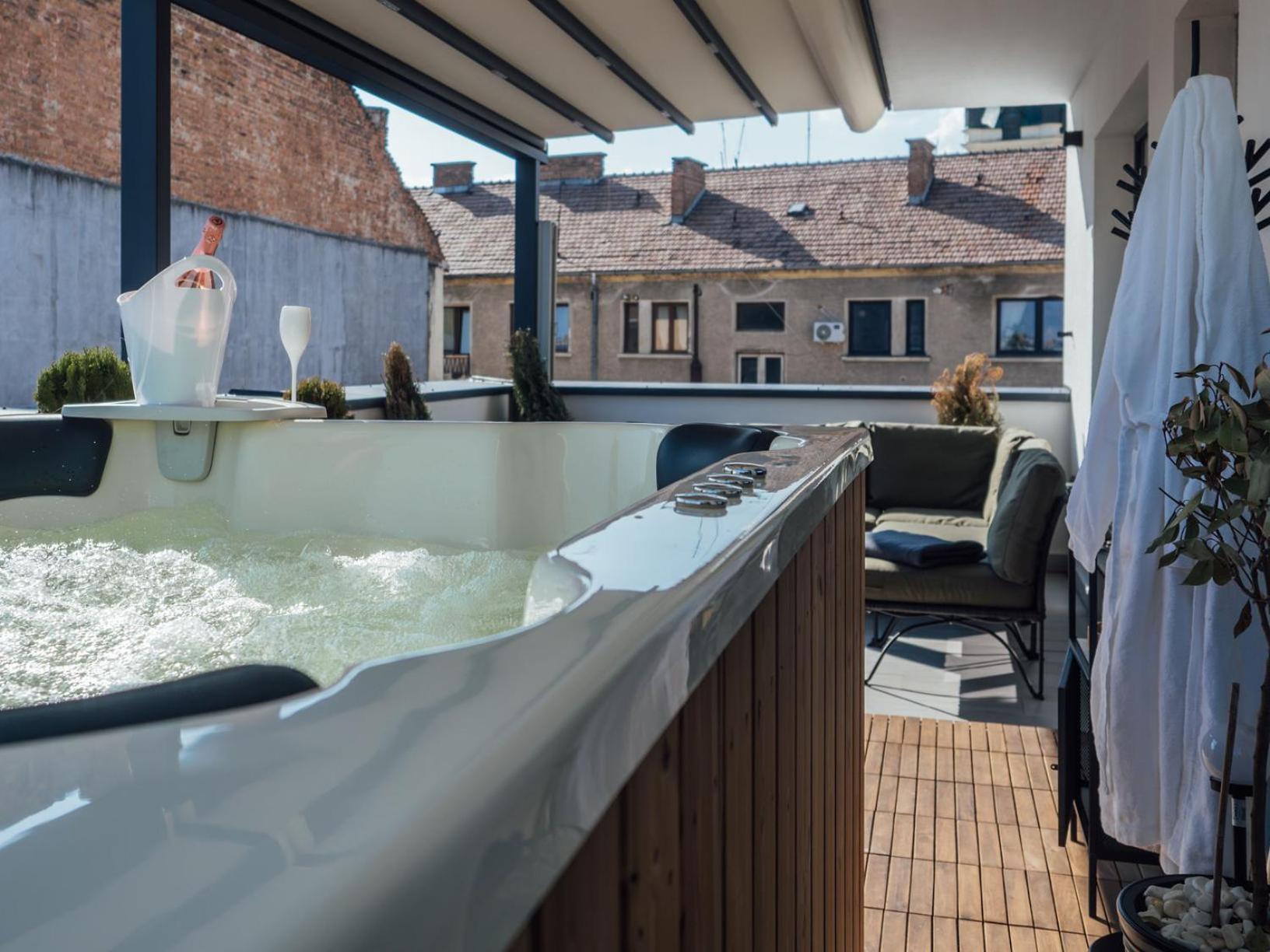 Gavas Jacuzzi Relax Zen Lejlighed Cluj-Napoca Eksteriør billede